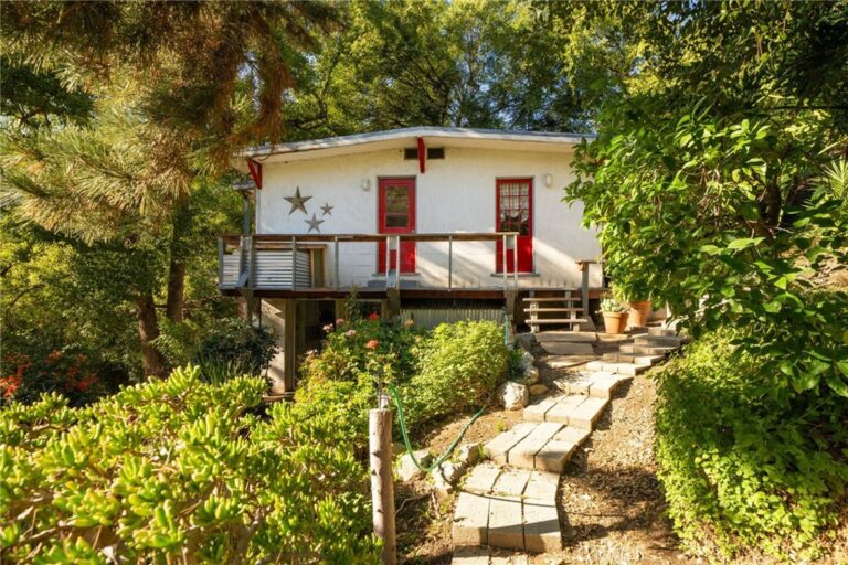 2800 N Mountain Avenue, Upland