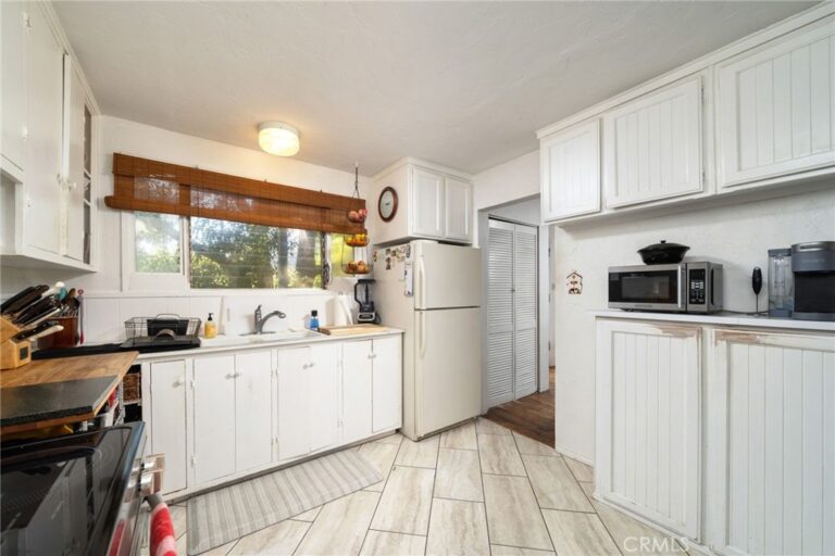 2800 N Mountain Avenue, Upland