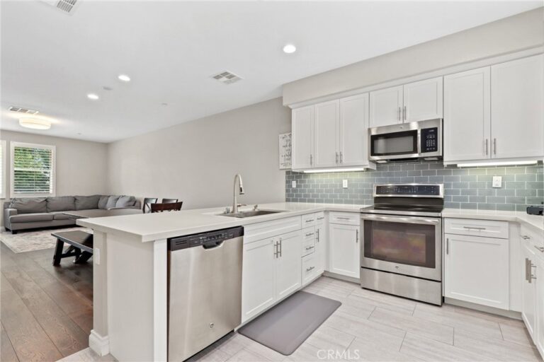 649 W Foothill Boulevard #2, Glendora