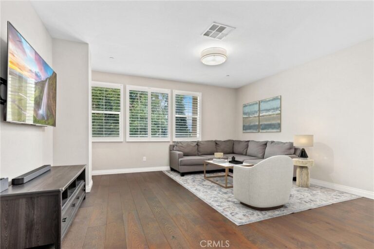 649 W Foothill Boulevard #2, Glendora