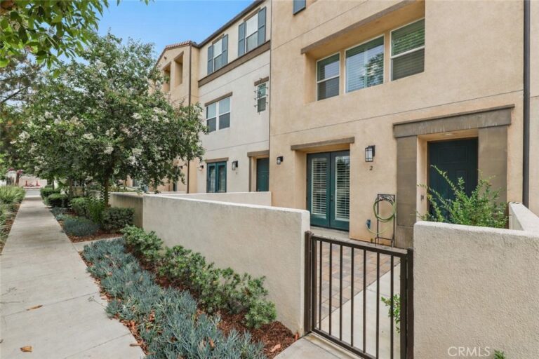 649 W Foothill Boulevard #2, Glendora
