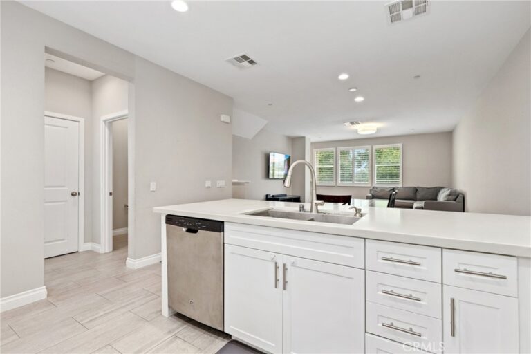 649 W Foothill Boulevard #2, Glendora