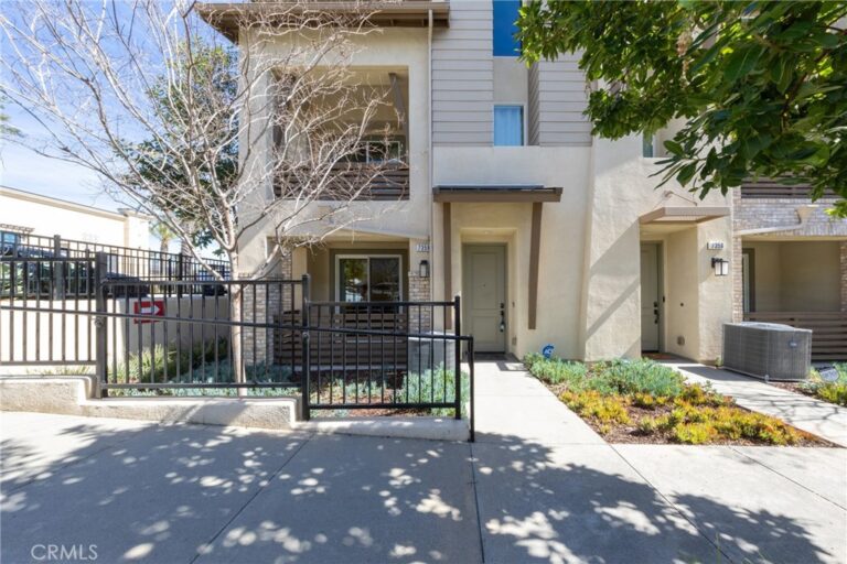 7358 Luminaire, Rancho Cucamonga