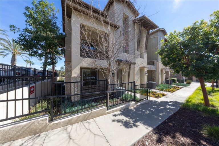 7358 Luminaire, Rancho Cucamonga