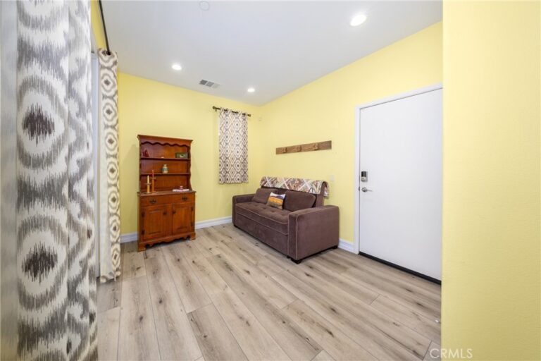 7358 Luminaire, Rancho Cucamonga