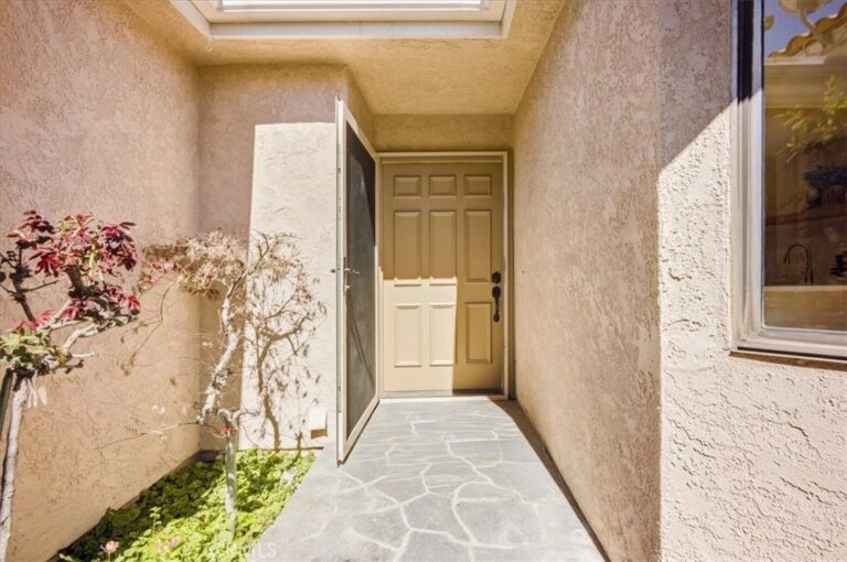 1015 Pebble Beach, Upland