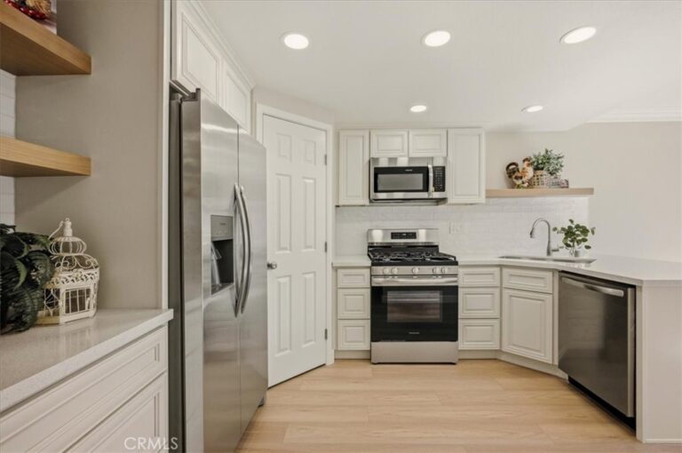 1015 Pebble Beach, Upland