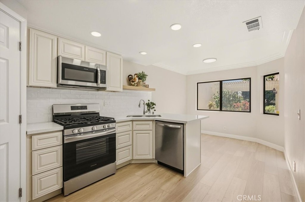 1015 Pebble Beach, Upland