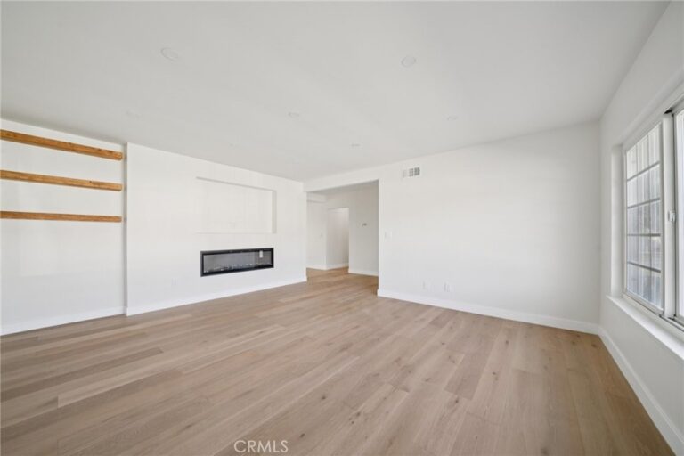 1098 Syracuse, Claremont