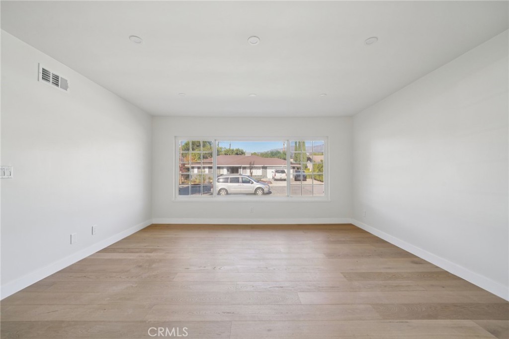1098 Syracuse, Claremont