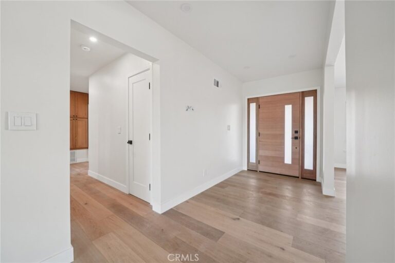 1098 Syracuse, Claremont