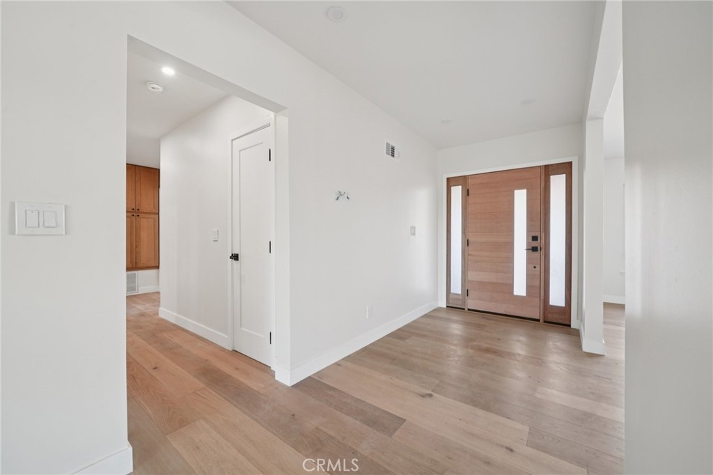 1098 Syracuse, Claremont