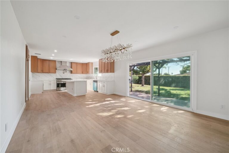 1098 Syracuse, Claremont