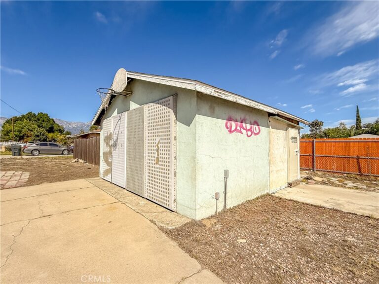 1205 E D, Ontario