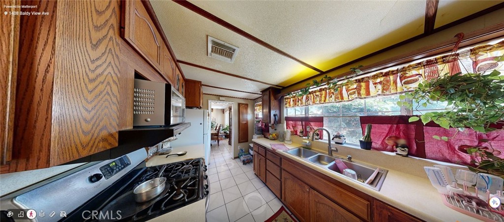 1408 Baldy View, Pomona