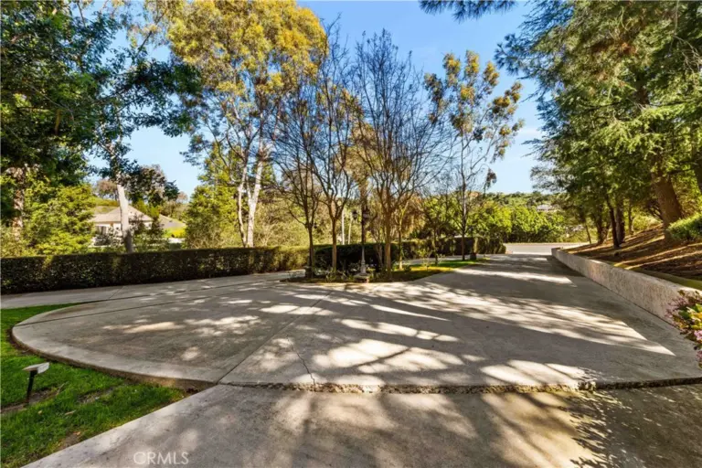 15930 Esquilime, Chino Hills