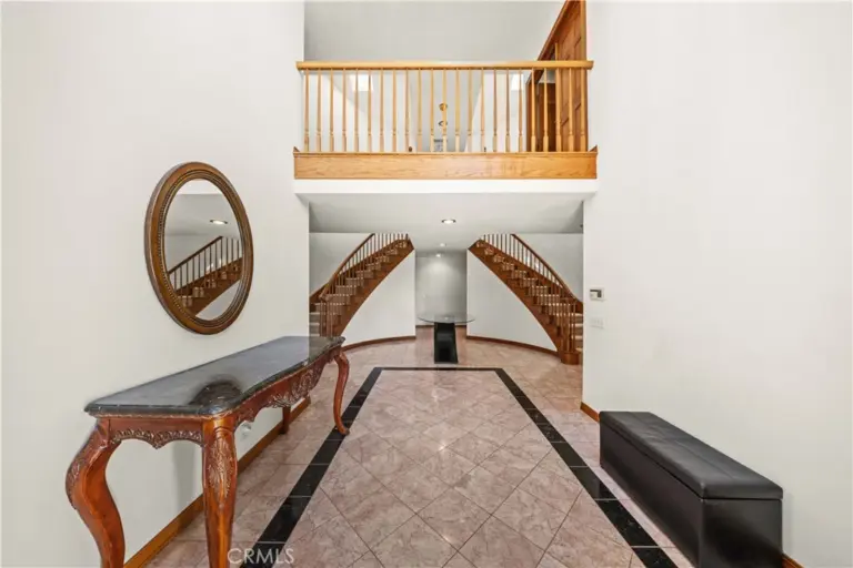 15930 Esquilime, Chino Hills