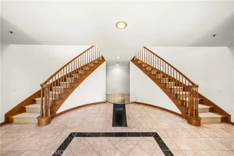 15930 Esquilime, Chino Hills