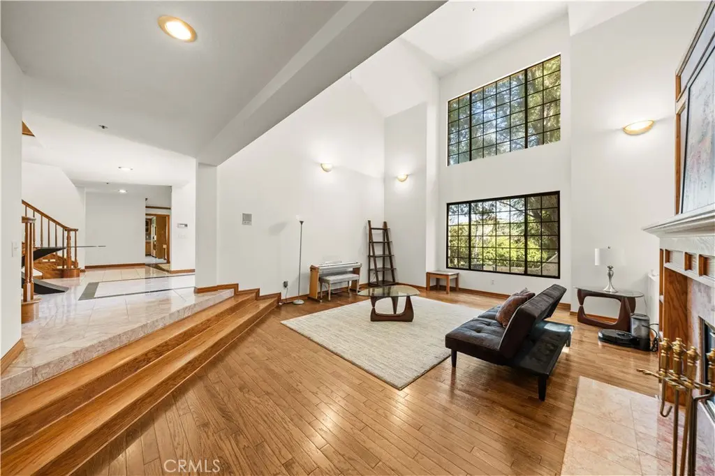 15930 Esquilime, Chino Hills