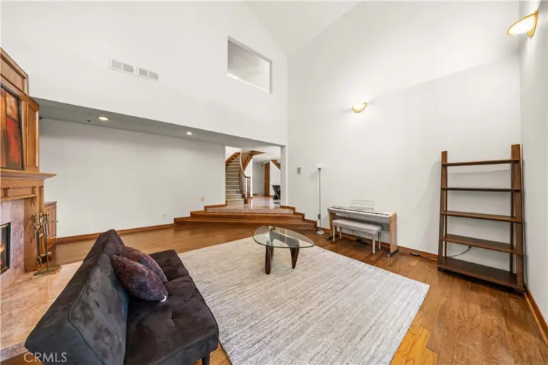 15930 Esquilime, Chino Hills