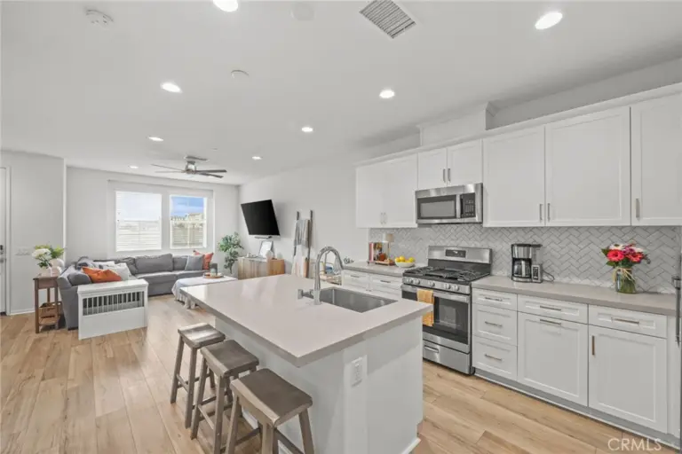 16025 Main Street, Chino