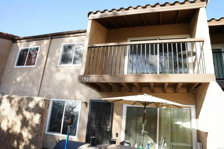 1908 Hawaii, West Covina
