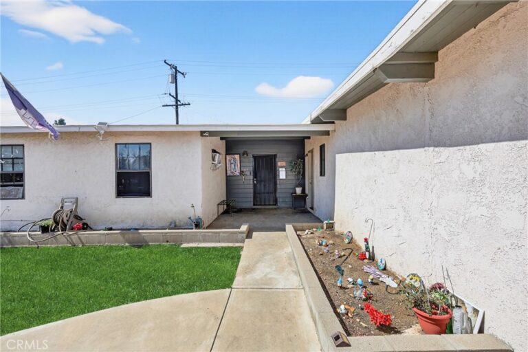 2415 Merrywood, Pomona