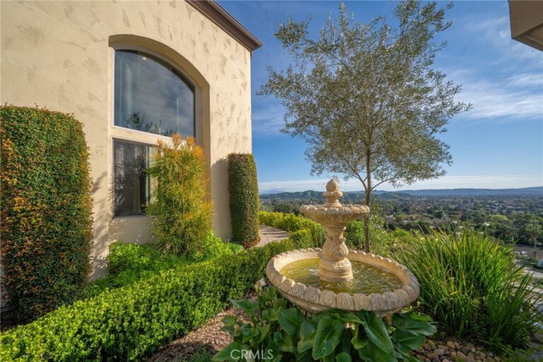 388 Conifer Road, Glendora