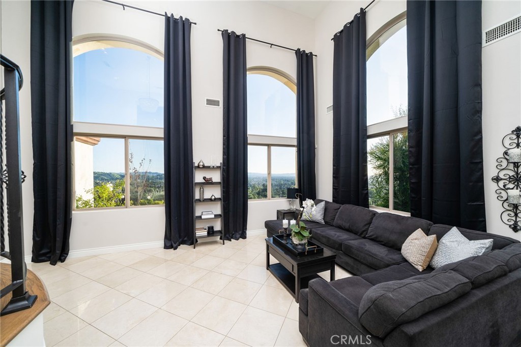 388 Conifer Road, Glendora