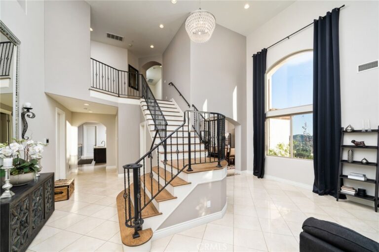 388 Conifer Road, Glendora