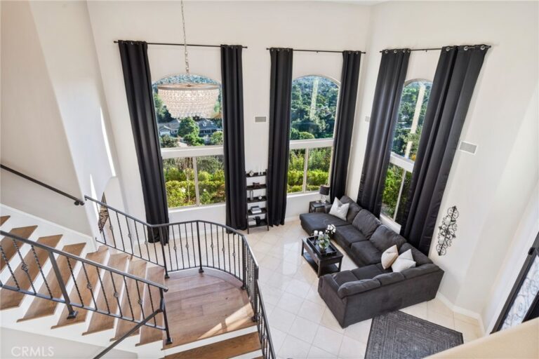 388 Conifer Road, Glendora