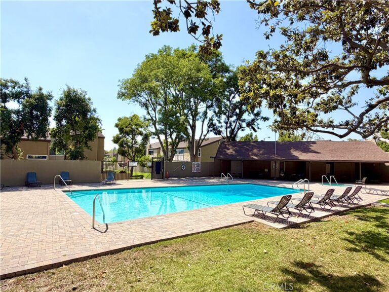 672 Greendale Lane, Pomona