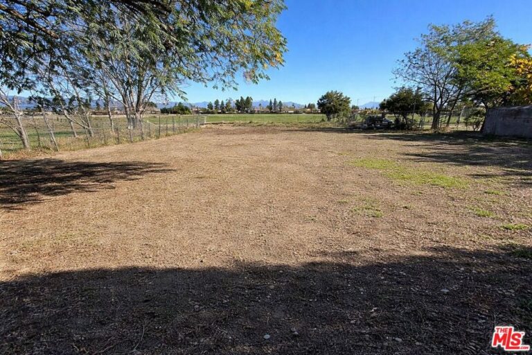 6831 Juniper Avenue, Fontana