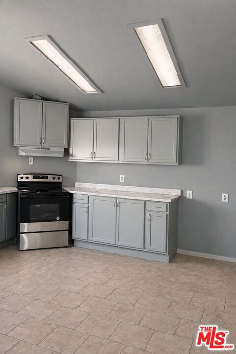 6831 Juniper Avenue, Fontana