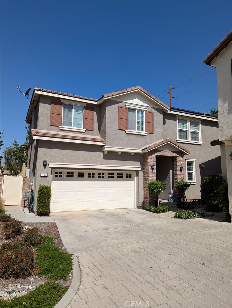 753 Huron, Claremont