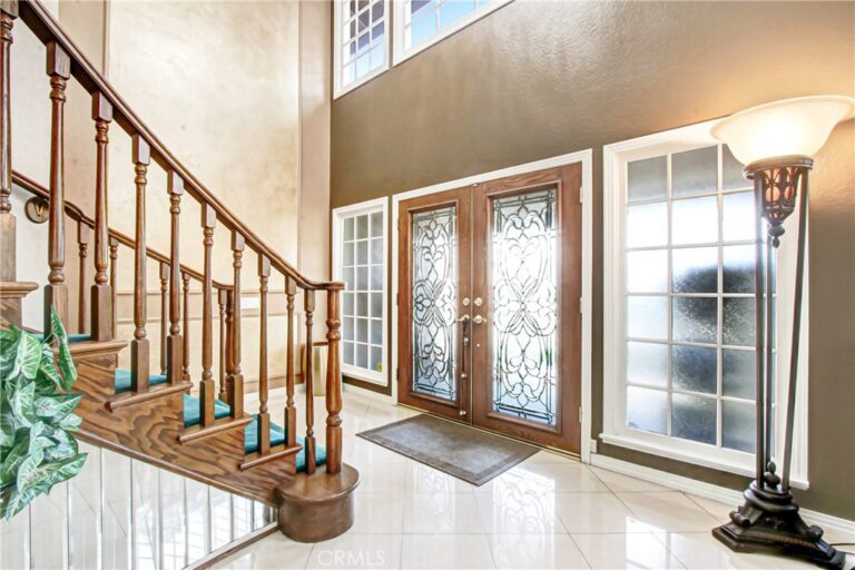 7954 Thoroughbred, Rancho Cucamonga