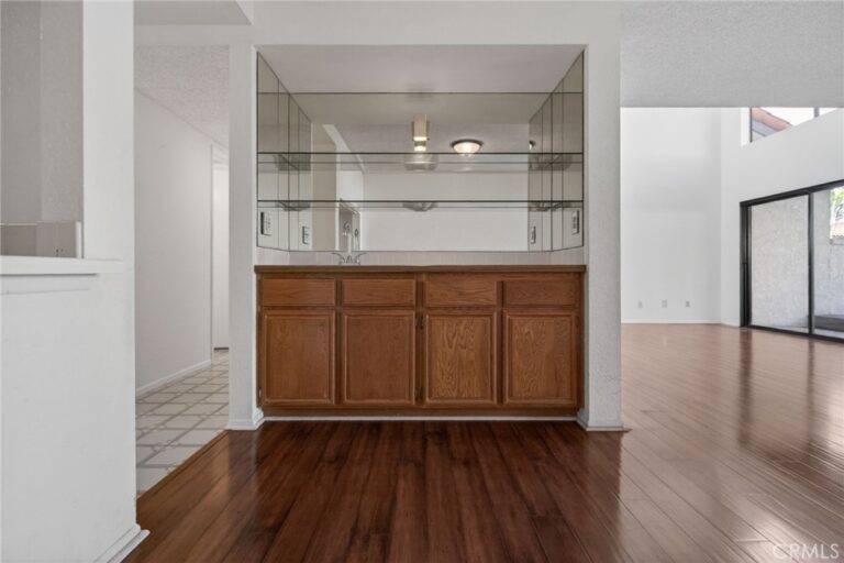 891 Connors Court, Claremont