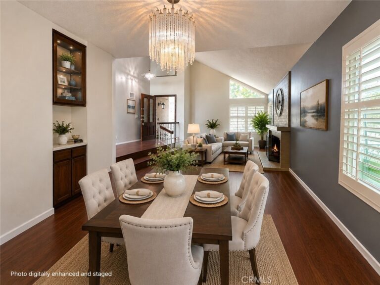 10 Bluff Point Circle, Pomona