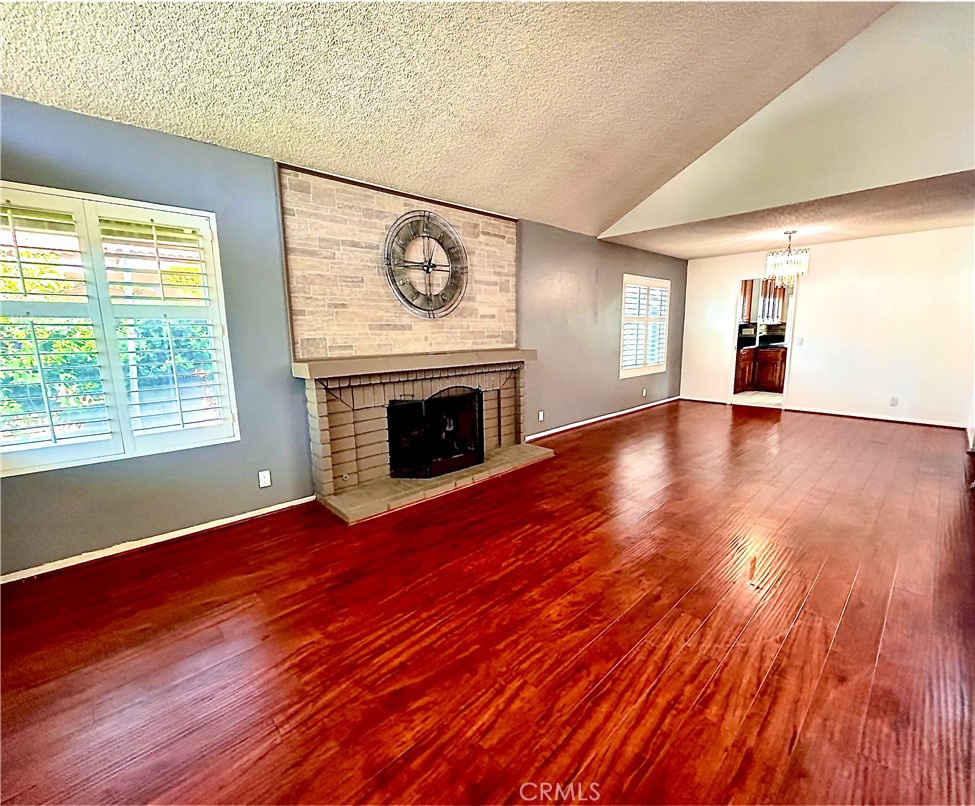 10 Bluff Point Circle, Pomona