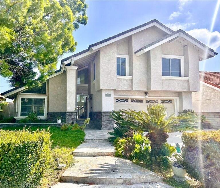 10 Bluff Point Circle, Pomona