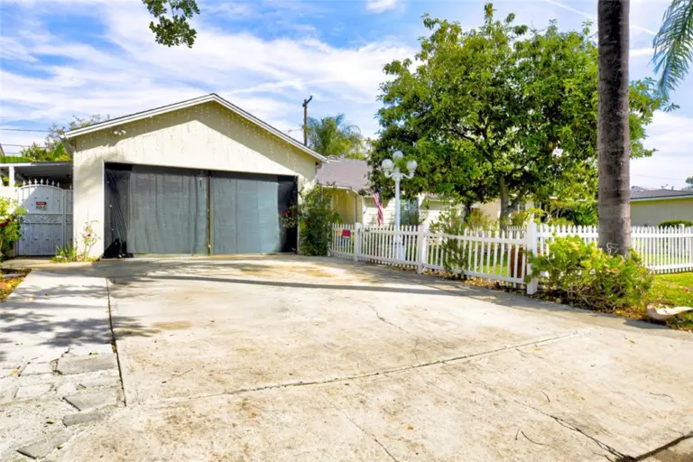 1029 E Galatea, Azusa