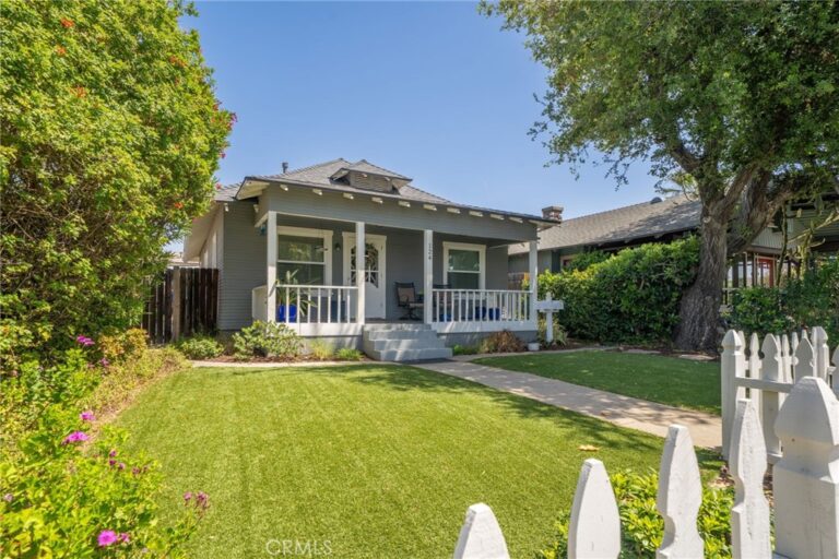 124 N Vista Bonita Avenue, Glendora