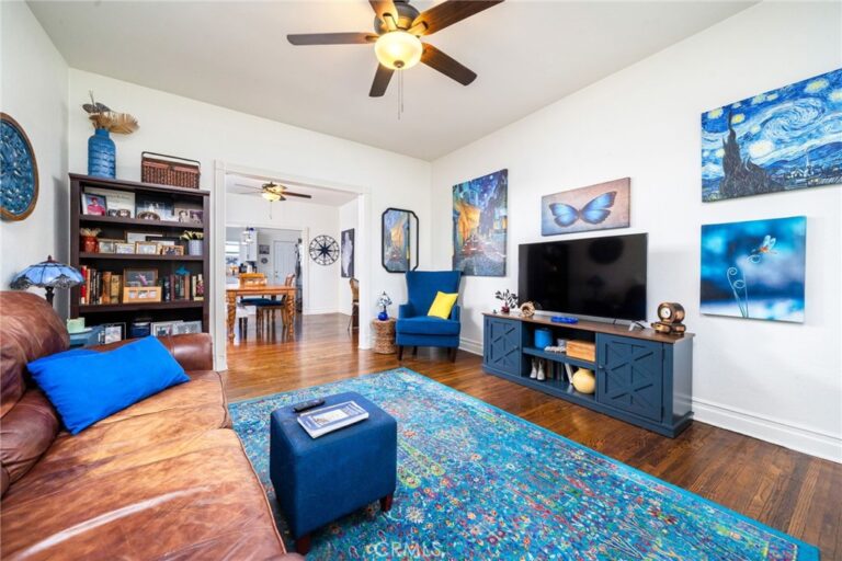 124 N Vista Bonita Avenue, Glendora