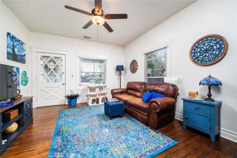 124 N Vista Bonita Avenue, Glendora