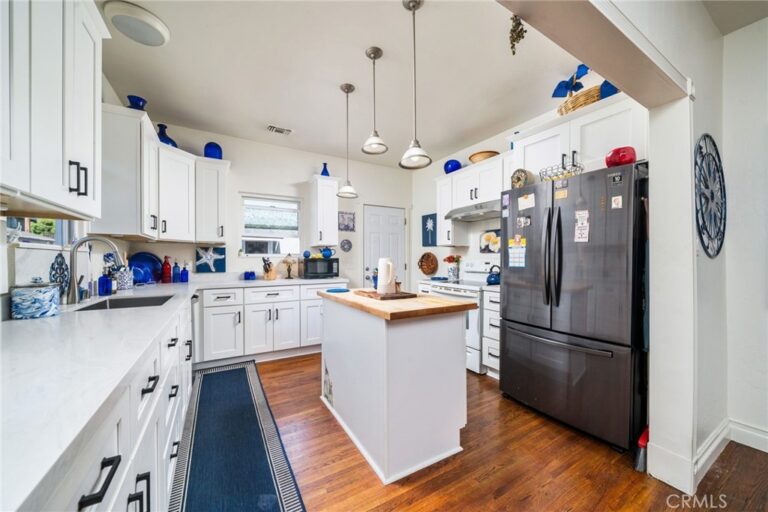 124 N Vista Bonita Avenue, Glendora