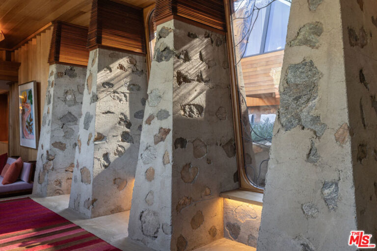 126 Summit Road, La Verne