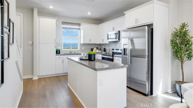 1277 Galaxy Way, Rialto