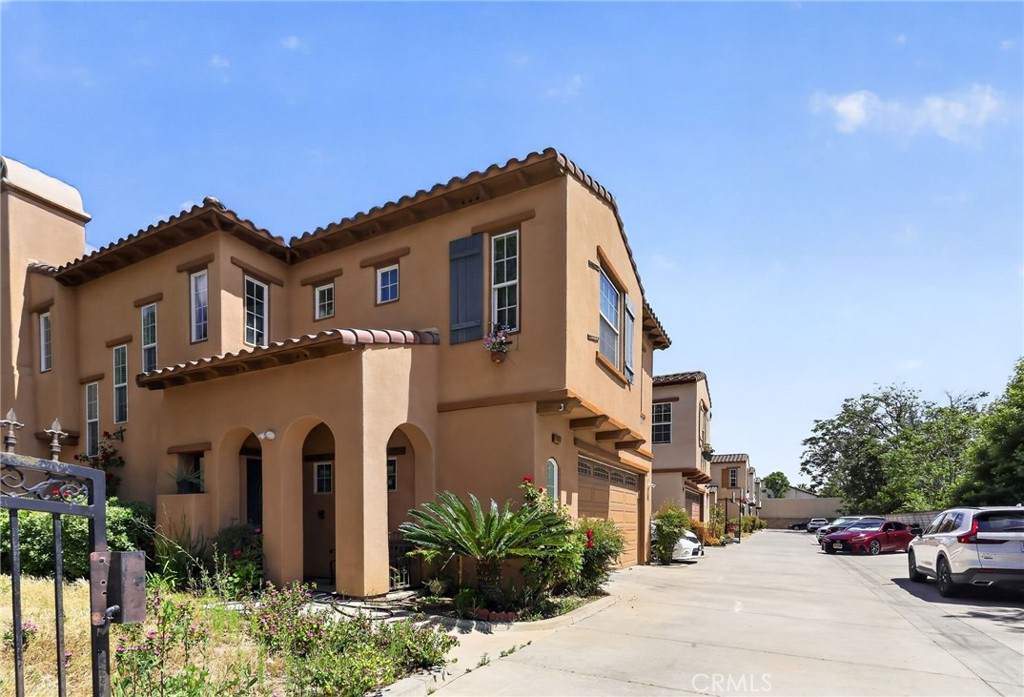 1350 S Towne, Pomona