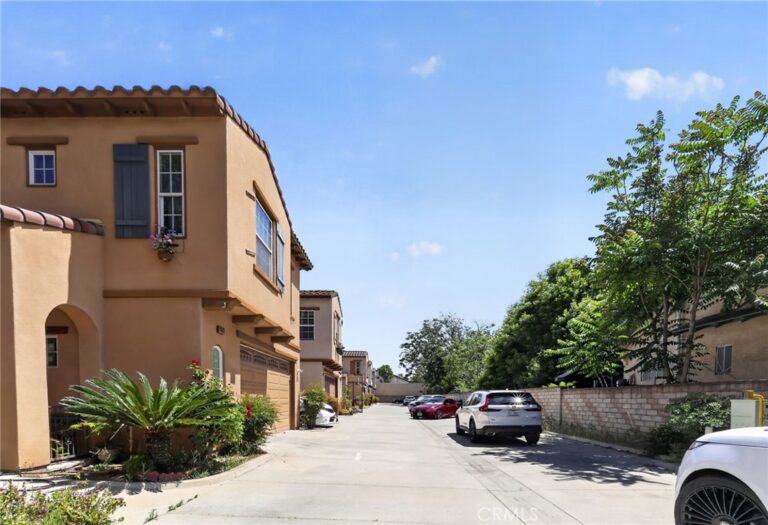 1350 S Towne, Pomona