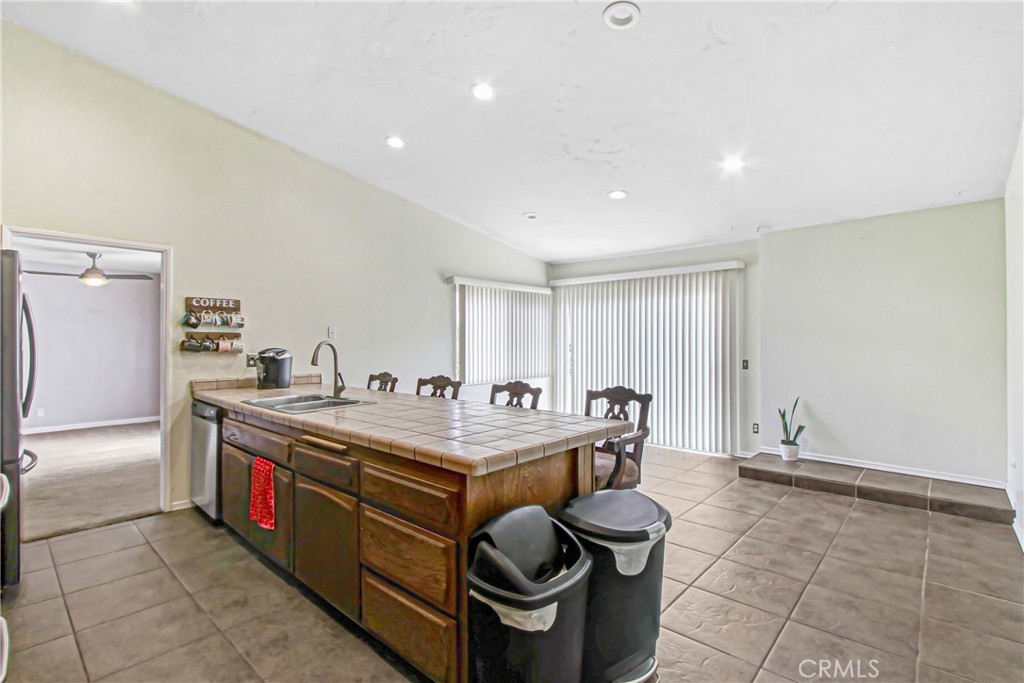 1535 E Hazeltine, Ontario